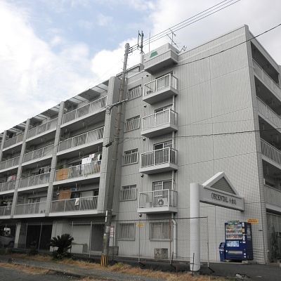 Oriental Kokurakita 1st Floor 2LDK Apartment for Sale in Kitakyushu - Image 1