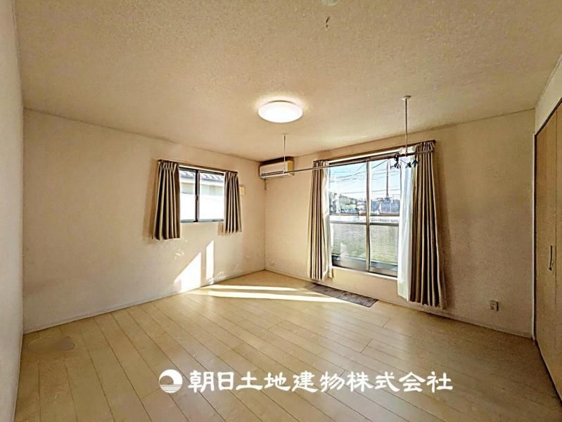 Modern 4LDK House for Sale in Tokorozawa, Saitama - Thumbnail 2