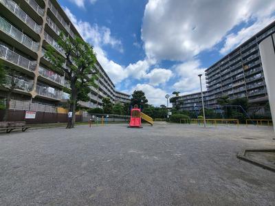 Spacious 3LDK Apartment near Toda Park Station, Shin-ei Heights — Image 1, Toda, Saitama