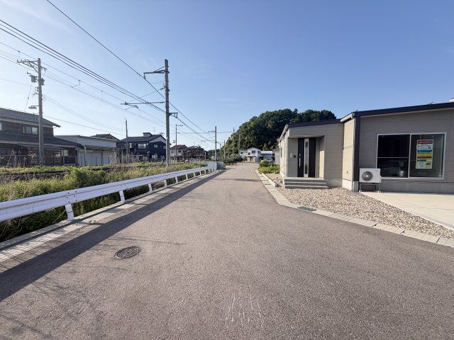 3LDK Single-Story House for Sale in Tsubata, Ishikawa - Thumbnail 3