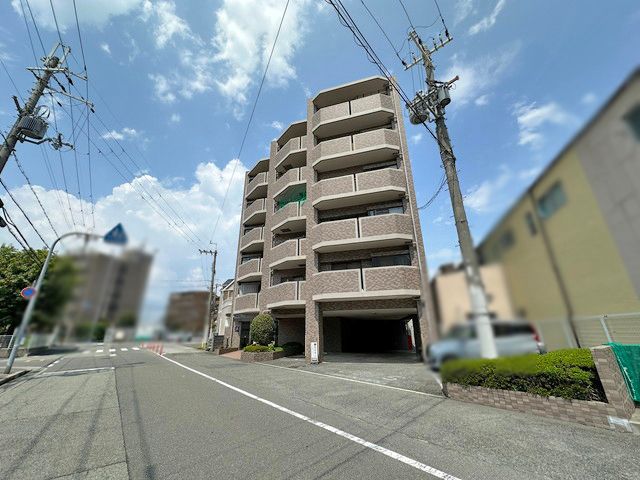 Estem Court Itami 3LDK Apartment with Private Garden for Sale - Thumbnail 3