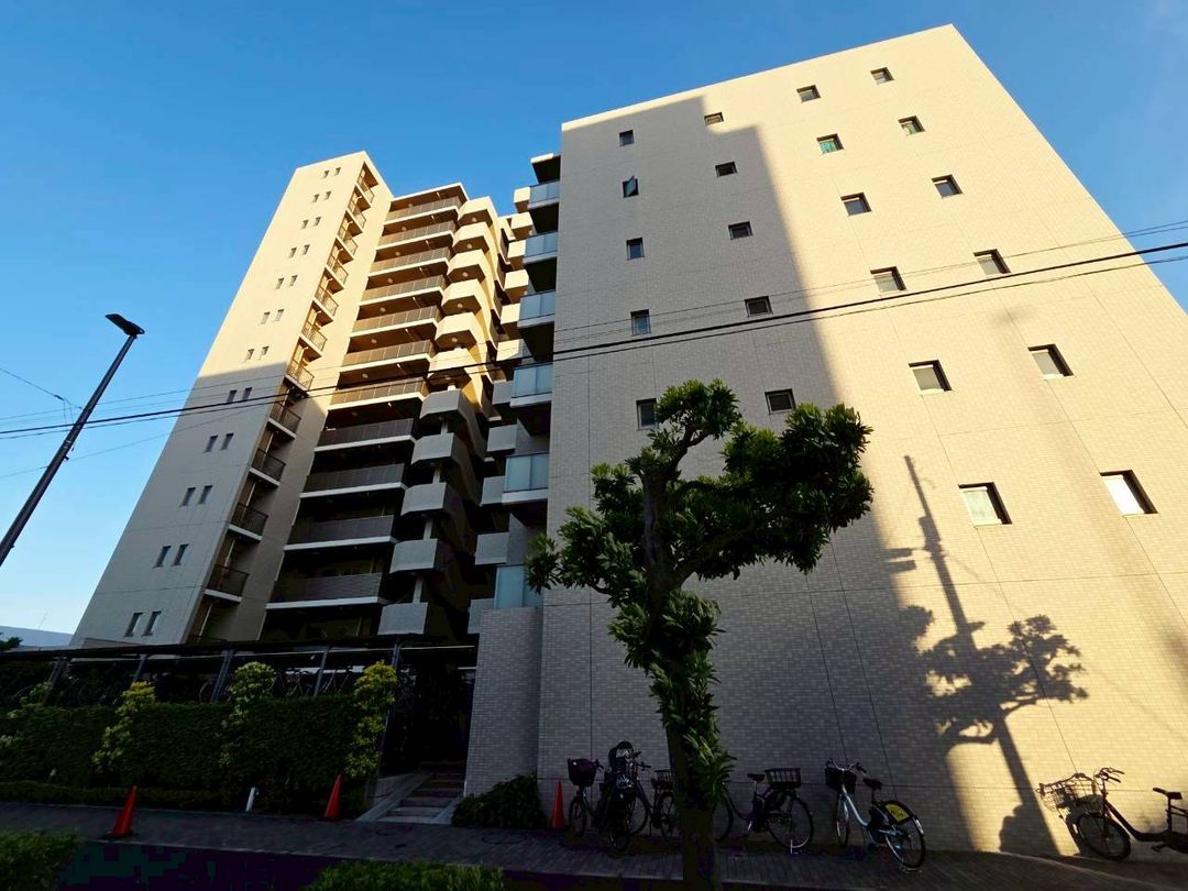 3LDK Apartment for Sale in Koto-ku, Tokyo - 70 sqm - Thumbnail 2