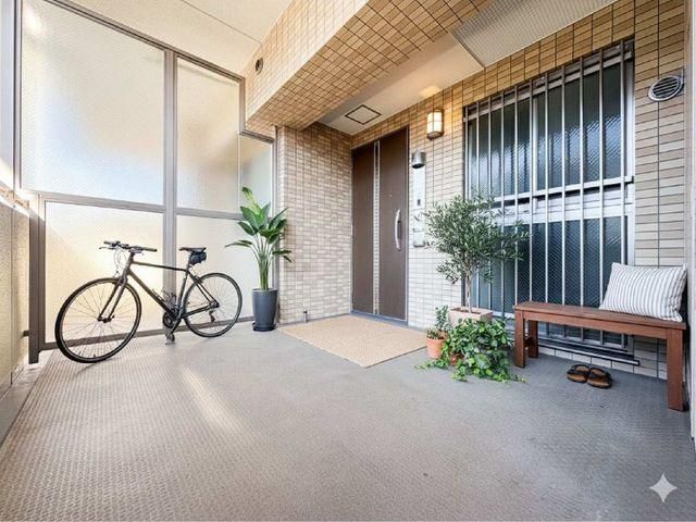 4LDK Apartment for Sale in Setagaya, Tokyo - Renovated & Spacious - Thumbnail 2