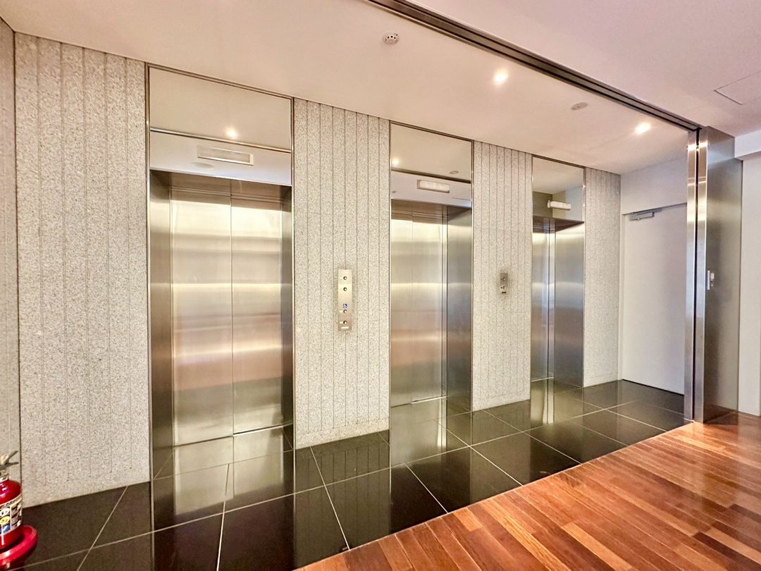 City Tower Shinjuku New Center 1LDK Apartment for Sale - Thumbnail 3