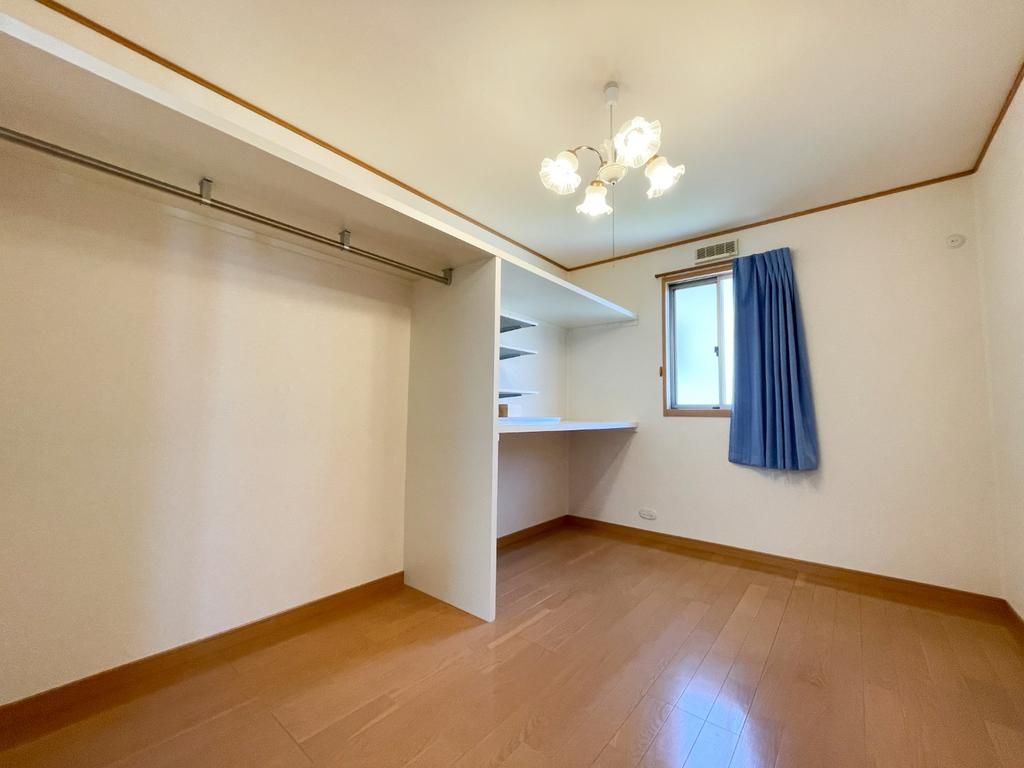 4SLDK House for Sale in Sumoto, Hyogo Prefecture - Thumbnail 2
