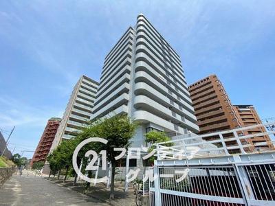 Renovated 2LDK Apartment Near JR Noe Station, Osaka — Image 1, Joto, Osaka