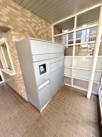 2LDK Apartment with Private Garden near Yoshikawa Station - Thumbnail 2