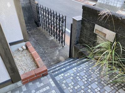 [Homes] Used detached house 6 minutes walk from Tobe Mukai Minamidai bus stop (Tobe-cho, Iyo-gun) — Image 3, Tobe, Ehime