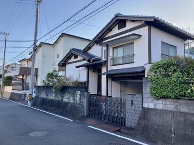 [Homes] Used detached house 6 minutes walk from Tobe Mukai Minamidai bus stop (Tobe-cho, Iyo-gun) — Image 1, Tobe, Ehime