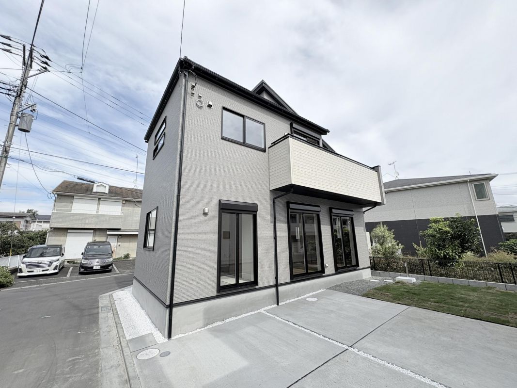 New Build Houses in Hiratsuka: Blooming Garden 10-Unit Development - Thumbnail 3