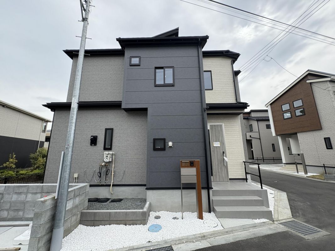 New Build Houses in Hiratsuka: Blooming Garden 10-Unit Development - Thumbnail 4