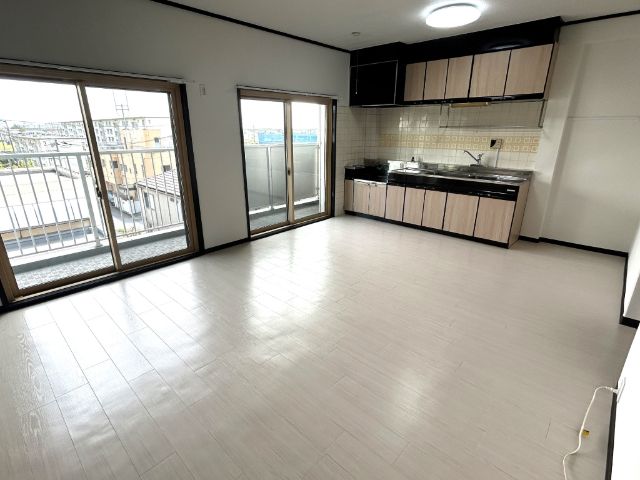 3LDK Apartment for Sale in Kemigawahama, Chiba - Thumbnail 3