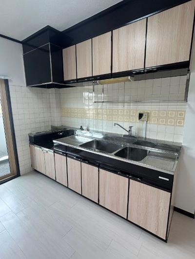 3LDK Apartment for Sale in Kemigawahama, Chiba — Image 4, Mihama, Chiba