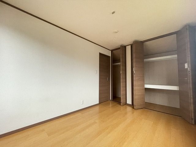 Renovated 3LDK House for Sale in Nerima, Tokyo - Thumbnail 2