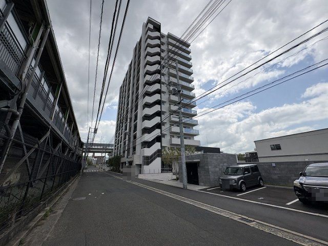 Verdi Tenjingawa Ekimae 3LDK Apartment in Hiroshima Minami Ward - Thumbnail 2