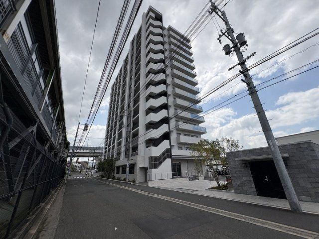 Verdi Tenjingawa Ekimae 3LDK Apartment in Hiroshima Minami Ward - Thumbnail 4