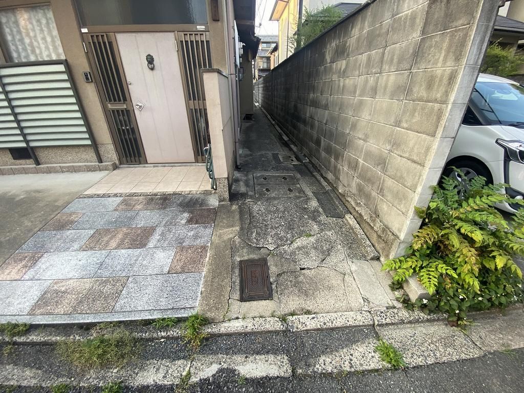 Land for Sale in Kyoto's Kita Ward, Near Kitaoji Station - Thumbnail 2