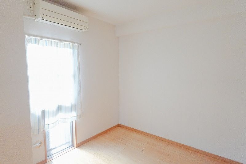 4LDK Apartment in Asaka City with Expansive Balcony - Thumbnail 3