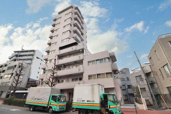 1K Apartment for Sale in Toshima, Tokyo - Pearl Kami-Ikebukuro - Thumbnail 2