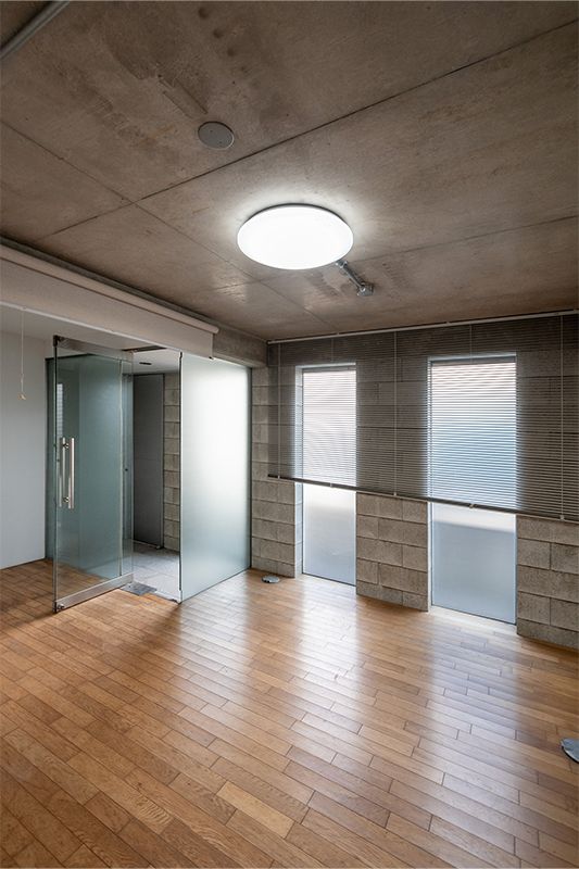 Modern Concrete Block Designer House in Kyoto's Ichijoji - Thumbnail 4