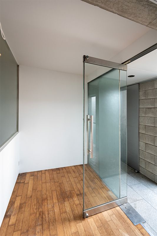 Modern Concrete Block Designer House in Kyoto's Ichijoji - Thumbnail 3