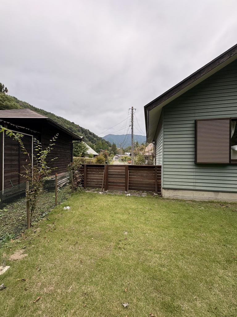 280 Tsubo Mountain-Facing House with Garden in Doshi Village, Yamanashi - Thumbnail 2