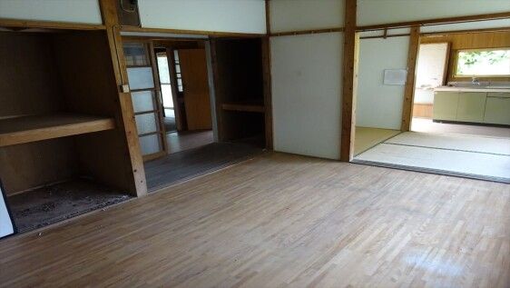 Traditional 5DK House on 839sqm Land in Takanahe, Miyazaki - Thumbnail 4