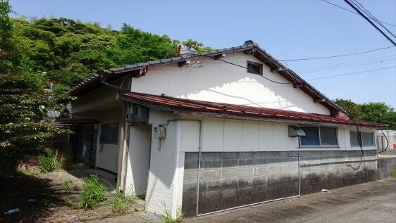Traditional 5DK House on 839sqm Land in Takanahe, Miyazaki - Thumbnail 2