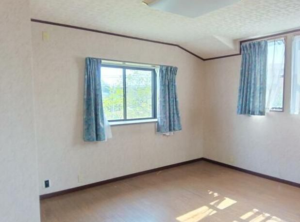 5LDK House for Sale in Ryugasaki, Ibaraki - Thumbnail 2