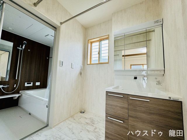 3LDK Modern House in Kumamoto Central Ward with 2 Parking Spaces - Thumbnail 4