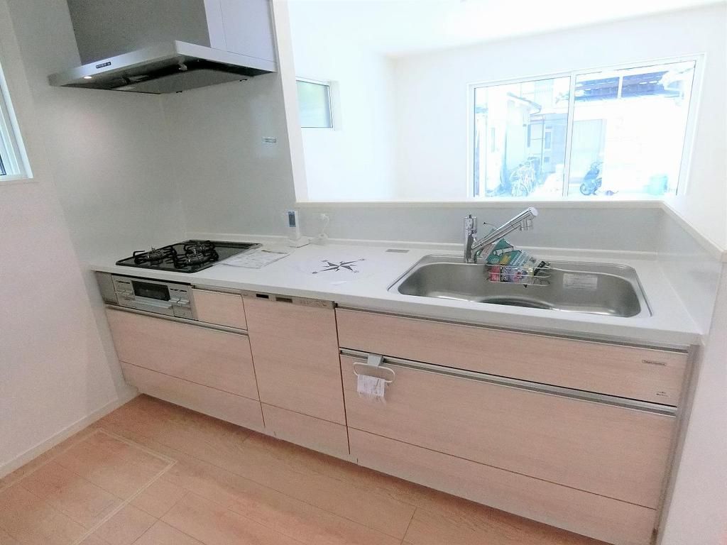 4LDK House in Kure City with Spacious Living Area - Thumbnail 3