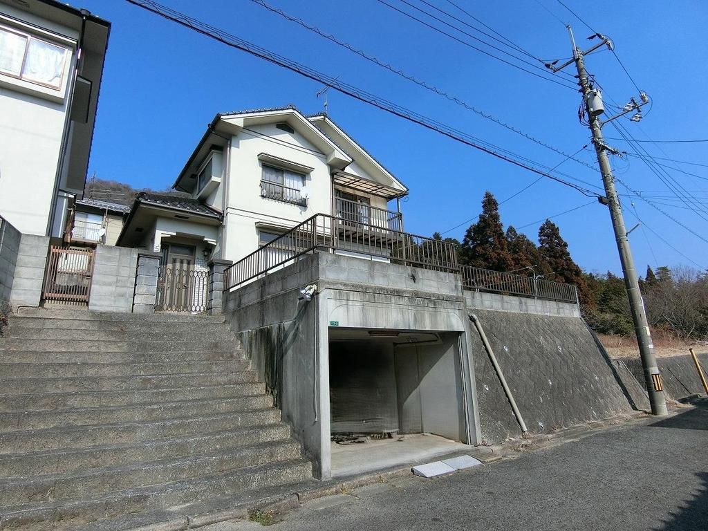 4LDK House for Sale in Higashihiroshima on 738sqm Land - Thumbnail 2