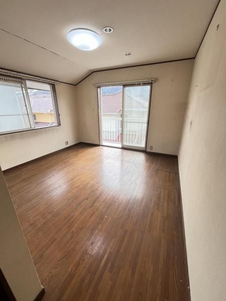 4LDK House in Kobe's Kita Ward with 166㎡ Land - Thumbnail 2