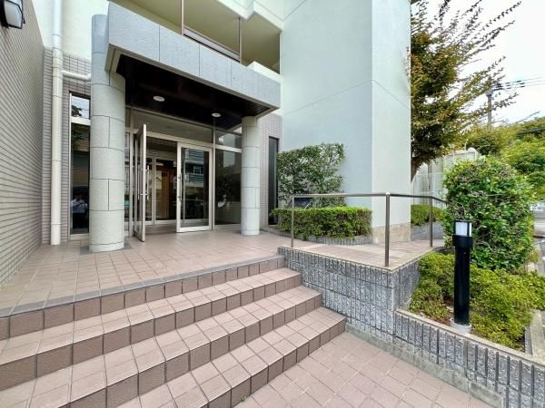 4LDK Apartment in Nishinomiya with Large Balcony | Famille Nishikoshien - Thumbnail 3
