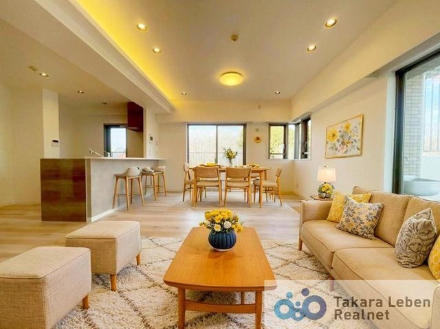 Renovated 4LDK Apartment for Sale in Setagaya, Tokyo - Thumbnail 2