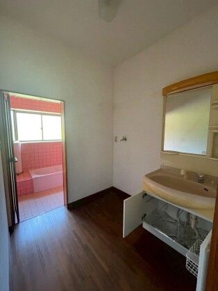 4LDK House for Sale in Saiki, Oita - 152.7 sqm - Thumbnail 4