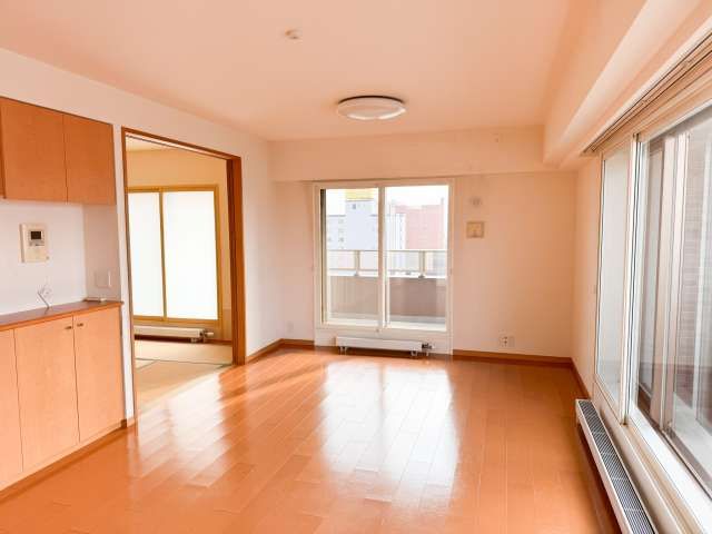 Prestige Central City Hirosaki 10F 4LDK Condo with Observation Bath - Thumbnail 2