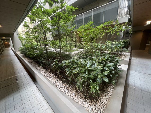 Modern 2SLDK Apartment for Sale in Narimasu, Itabashi, Tokyo - Thumbnail 2