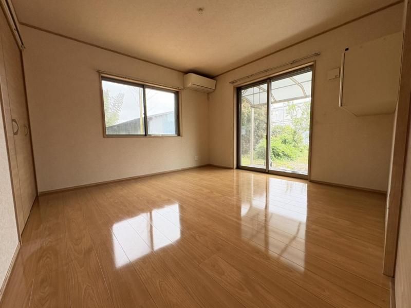 Spacious 2SLDK Single-Story House with Large Garden in Yachiyo - Thumbnail 2