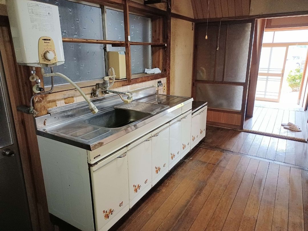 Wooden House in Ōdōchō Tanaka with Spacious Garage - Thumbnail 2