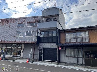 Used Inada 2 near Inada Elementary School | Used detached house in Joetsu City, 36 minutes walk from Minamitakada Station on the Myoko Haneuma Line, Inada 2-chome stop (Property number: 3551558-0000040) — Image 1, Joetsu City, Niigata