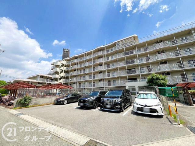 2LDK Condo in Itami with South-Facing Balcony - Thumbnail 3