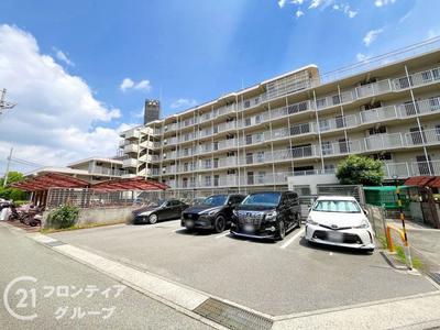 2LDK Condo in Itami with South-Facing Balcony — Image 4, Itami, Hyogo