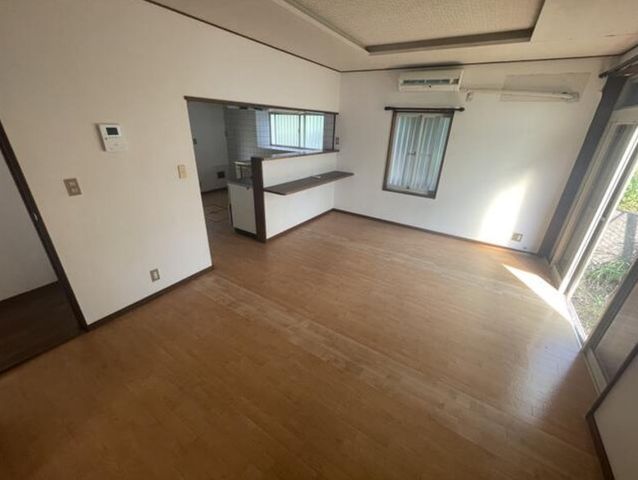 3SLDK House in Wakayama City with South-Facing Balcony - Thumbnail 4