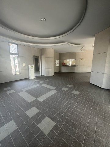 Renovated 2LDK Apartment with Private Garden in Maebashi - Thumbnail 4