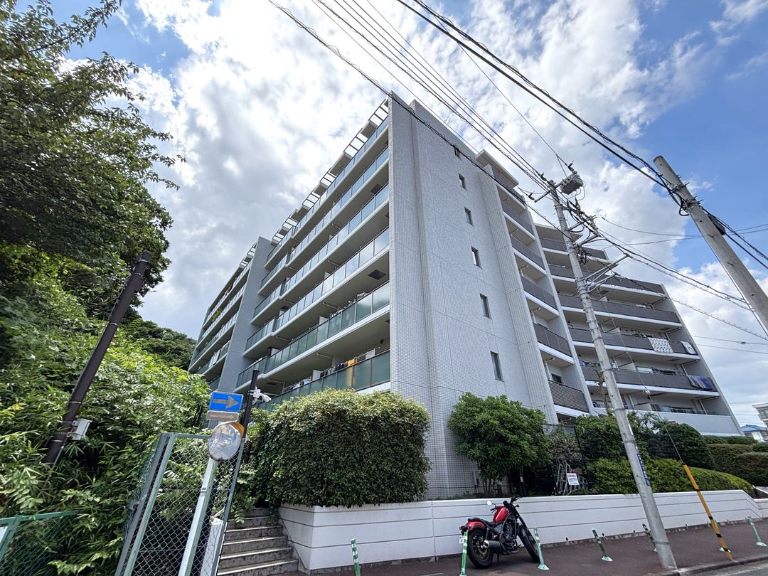 Gran Suite Yokohama Isogo 2LDK Apartment for Sale - Thumbnail 2