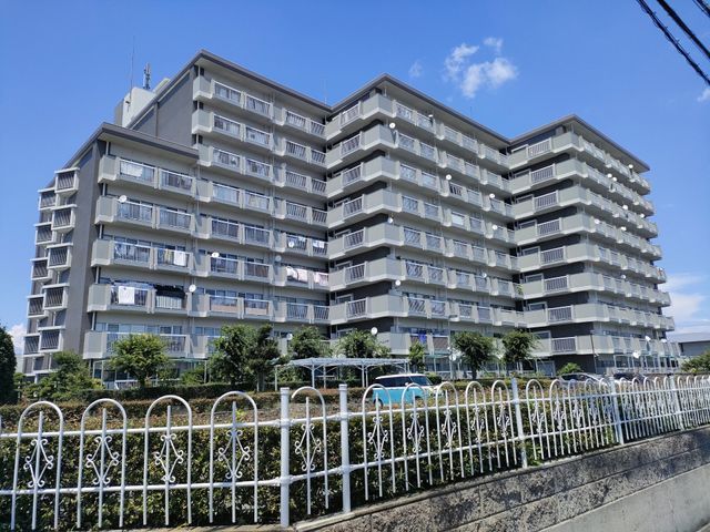 4LDK Apartment for Sale near JR Nishi-Gifu Station, Gifu City - Thumbnail 3