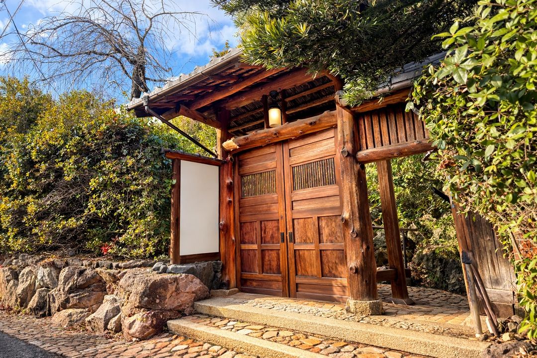 5LDK House in Kita Ward, Kyoto with Garden and Garage - Thumbnail 2