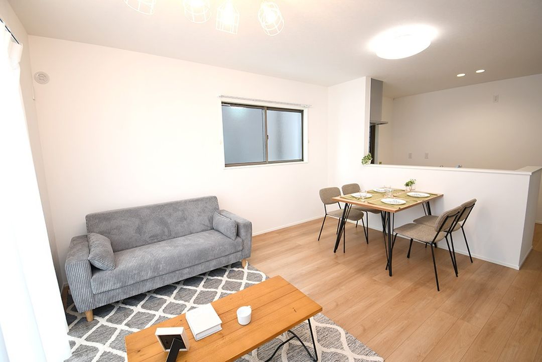 New 4LDK Solar ZEH House for Sale in Matsuyama, Ehime - Thumbnail 2