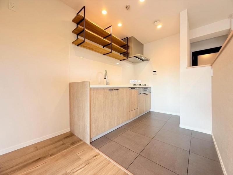 Renovated 2SLDK Apartment in Sendai's Miyagino Ward Near Schools - Thumbnail 4